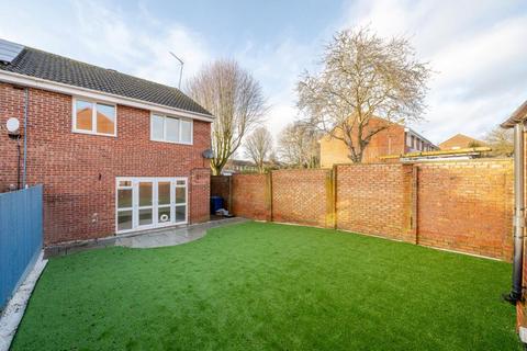 3 bedroom semi-detached house for sale, Banbury,  Oxfordshire,  OX16