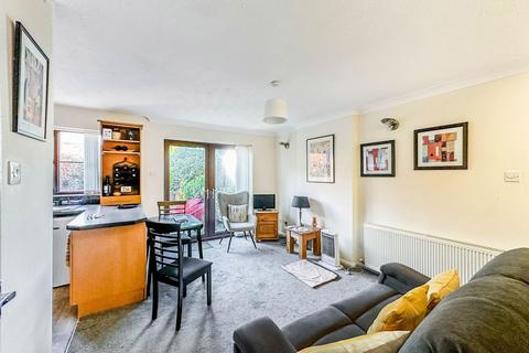 9 Commodore Croft, Hull, HU1 2EL