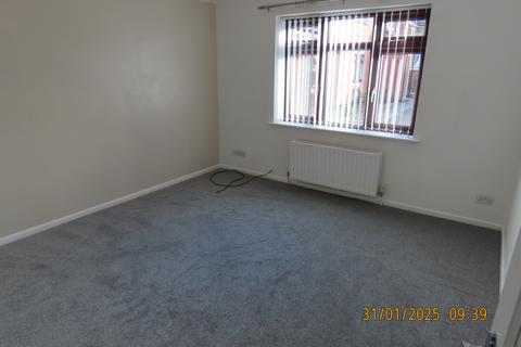 2 bedroom flat to rent, Layton Road, Poole BH12