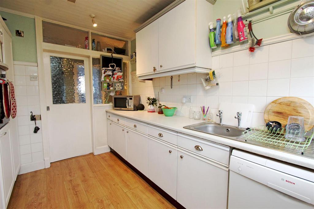 Kitchen..JPG