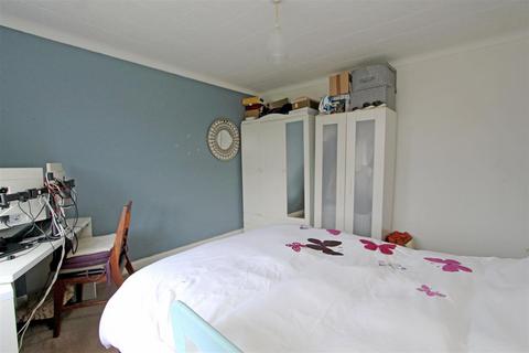 30 Ffordd Siarl, St Asaph, LL17 0PT