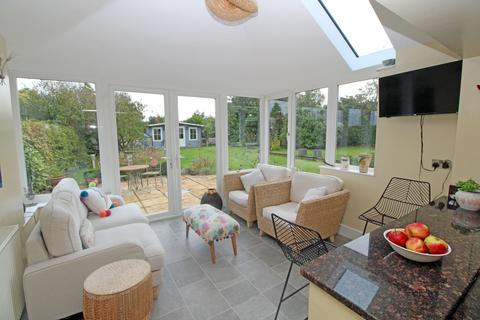 5 bedroom detached bungalow for sale, Sapley Lane, Overton RG25