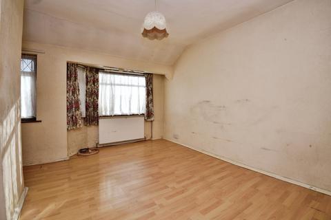 2 bedroom terraced house for sale, Mandeville Road, Northolt UB5