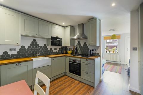 34 Addlestead Road, East Peckham, Tonbridge, TN12 5DL