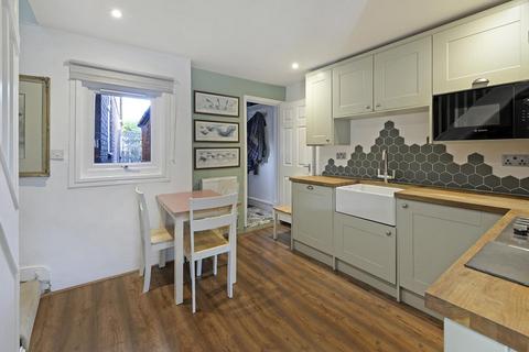 34 Addlestead Road, East Peckham, Tonbridge, TN12 5DL