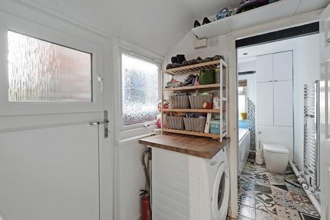 34 Addlestead Road, East Peckham, Tonbridge, TN12 5DL