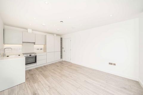 2 bedroom flat to rent, Portland Road, London SE25