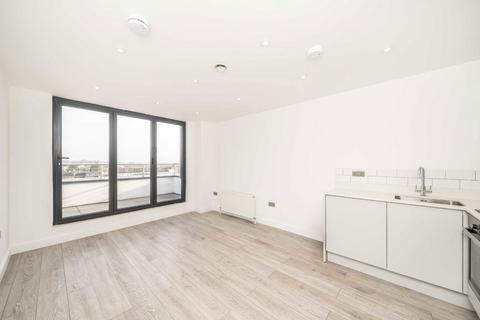 2 bedroom flat to rent, Portland Road, London SE25