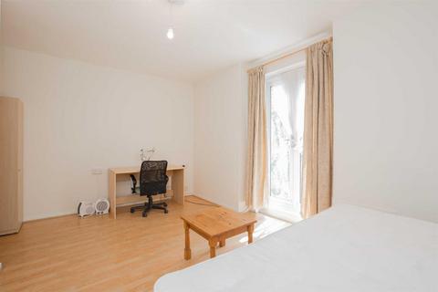 Studio to rent, Langhorne Court, Dorman Way, St. John's Wood, London, NW8