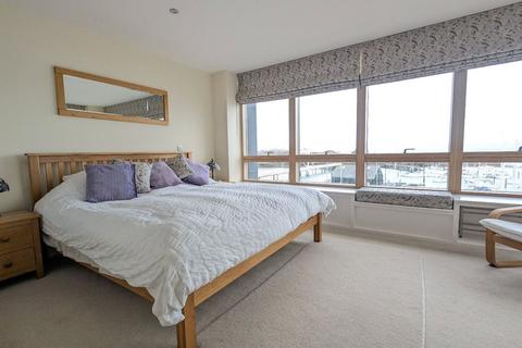 2 bedroom penthouse for sale, Galleon Place, Weevil Lane, Gosport, Hampshire, PO12