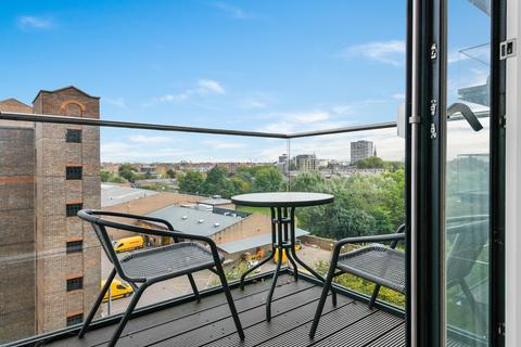 2 bedroom apartment for sale, Park Vista Tower, Cobblestone Square, London, E1W