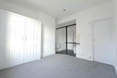 Studio to rent, St Albans Road, Lytham St Annes