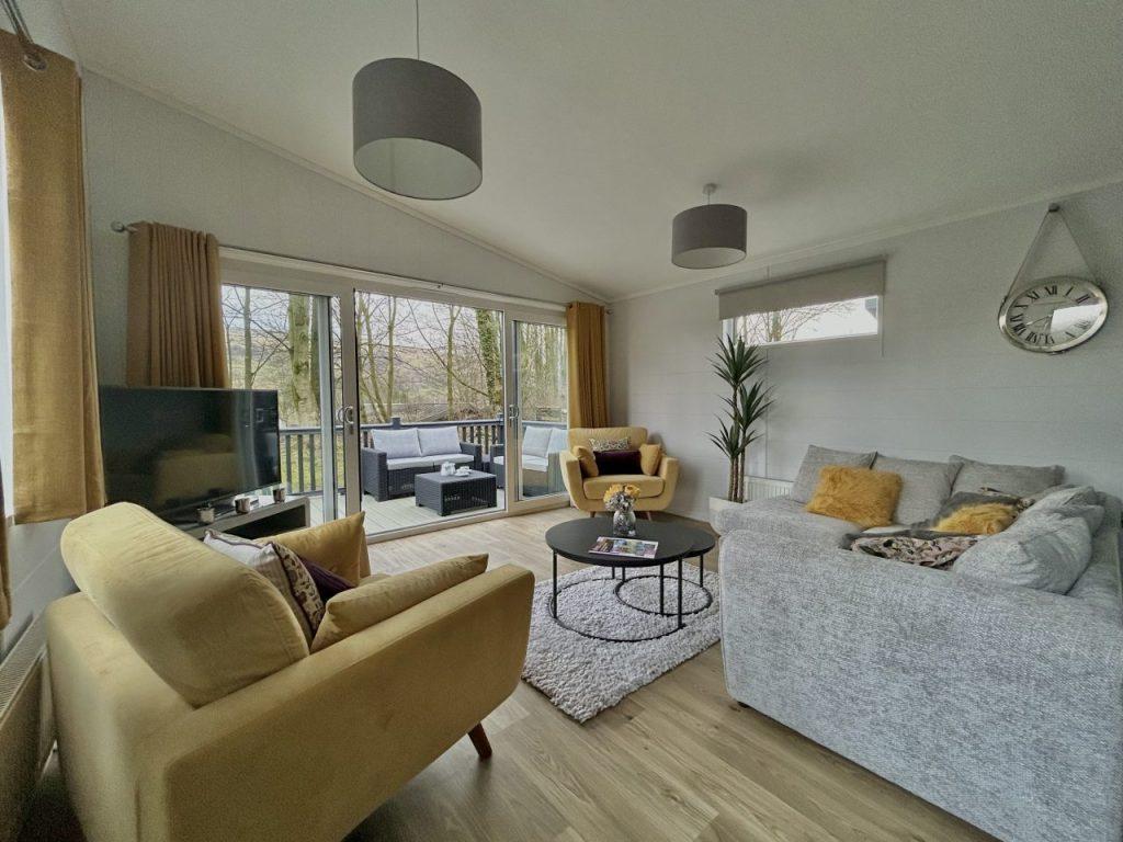 Prestige Livingroom A.jpg