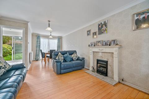 17 Hadleigh Drive, Sutton, SM2 5BF