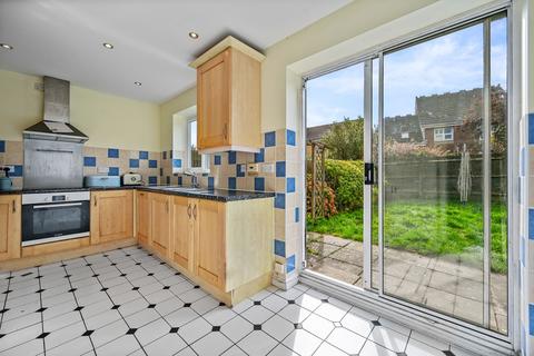 17 Hadleigh Drive, Sutton, SM2 5BF