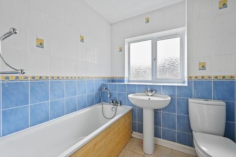 17 Hadleigh Drive, Sutton, SM2 5BF
