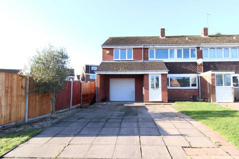 5 bedroom semi-detached house to rent, Mousehall Farm Road, Brierley Hill