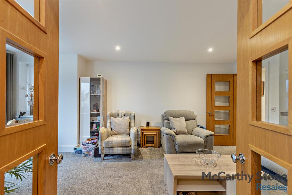 8633903-interior11-800.jpg