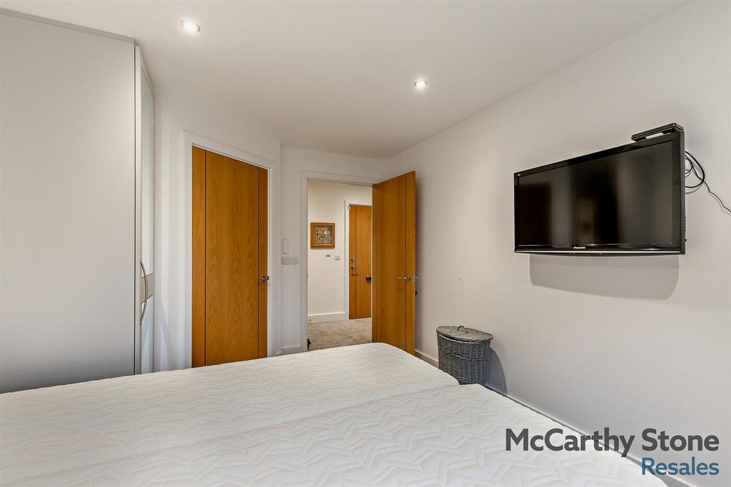 8633903-interior16-800.jpg