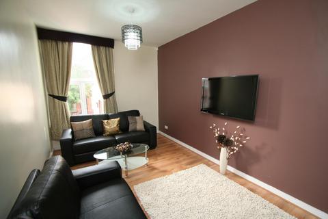 9 bedroom house to rent, Hyde Park Road, Leeds