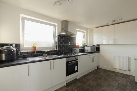 3 bedroom flat for sale, Nunhead Green, Nunhead, London SE15