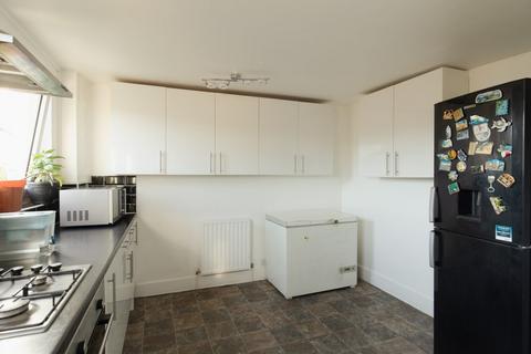 3 bedroom flat for sale, Nunhead Green, Nunhead, London SE15