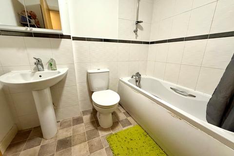 undefined, Orchard Place, Hampshire SO14
