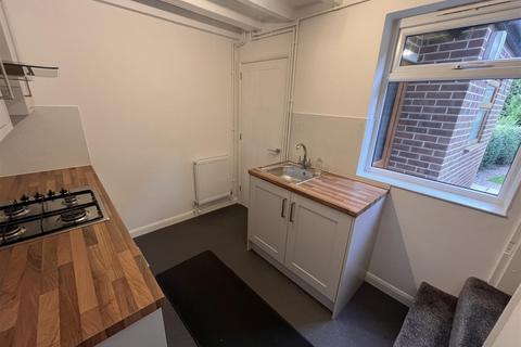 2 bedroom end of terrace house for sale, Hillside Road, Swadlincote DE12