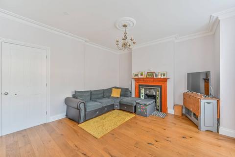 1 bedroom flat to rent, Heyford Avenue, Oval, SW8