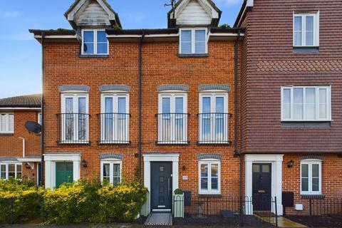 3 bedroom townhouse for sale, Hurst Road, Kennington, Ashford, TN24