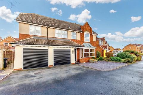 5 bedroom detached house for sale, Larkspur Drive, Evesham WR11