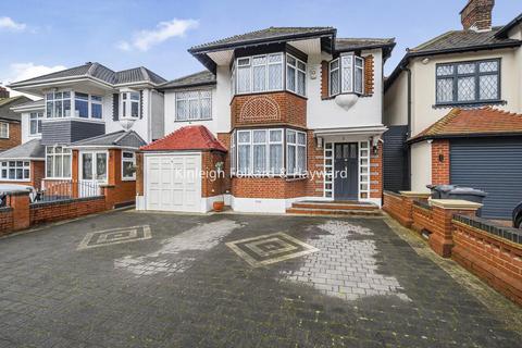 4 bedroom detached house for sale, Bramley Road, Oakwood