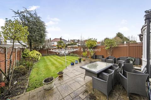 4 bedroom detached house for sale, Bramley Road, Oakwood