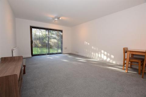 2 bedroom flat to rent, Avenue Road, North Finchley