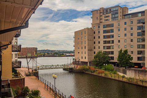 3 bedroom terraced house to rent, Adventurers Quay, Cardiff CF10