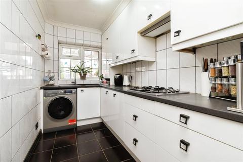 9 Turpin Way, Wallington, SM6 0SN
