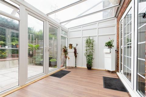 9 Turpin Way, Wallington, SM6 0SN