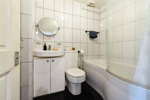 9 Turpin Way, Wallington, SM6 0SN