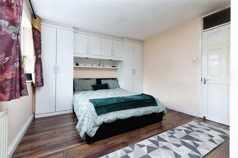9 Turpin Way, Wallington, SM6 0SN