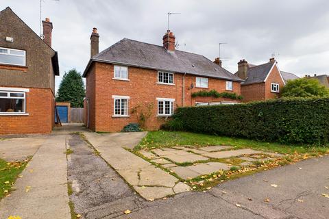 3 bedroom semi-detached house for sale, Springfield Avenue, Banbury OX16