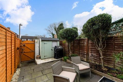 3 bedroom maisonette for sale, Singleton Close, Colliers Wood SW17