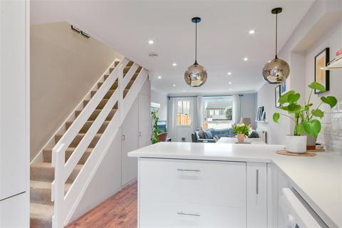 57 Singleton Close, London, SW17 9JZ