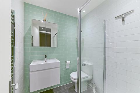 57 Singleton Close, London, SW17 9JZ