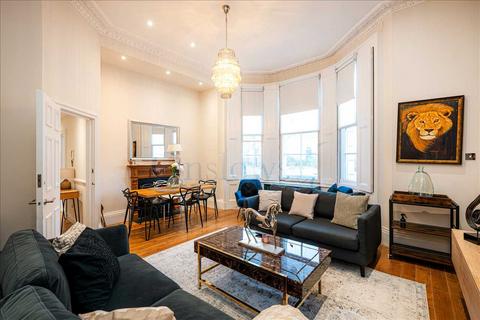 2 bedroom duplex for sale, Onslow Gardens, London