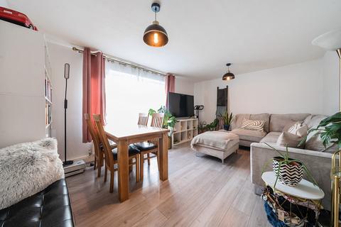 2 bedroom apartment for sale, Keith Park Road, Uxbridge, Middlesex