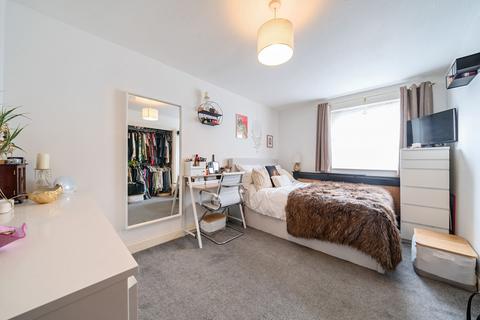 2 bedroom apartment for sale, Keith Park Road, Uxbridge, Middlesex