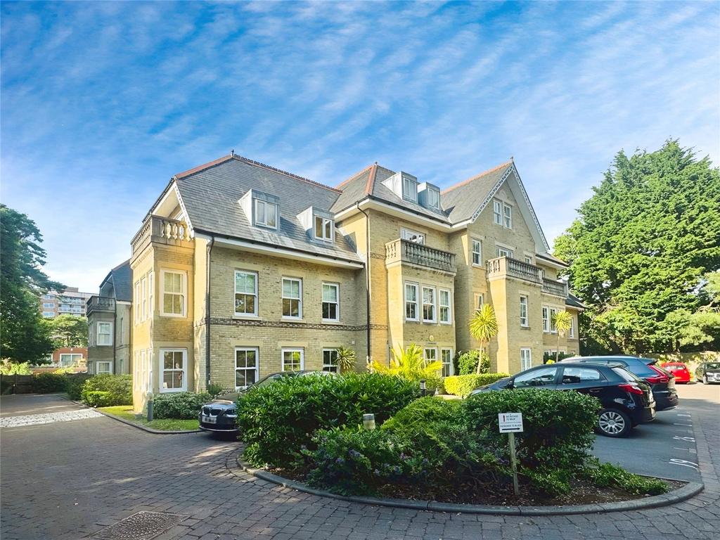 2 Manor Rd Manor Road, Bournemouth, Dorset 2 bed apartment - £220,000