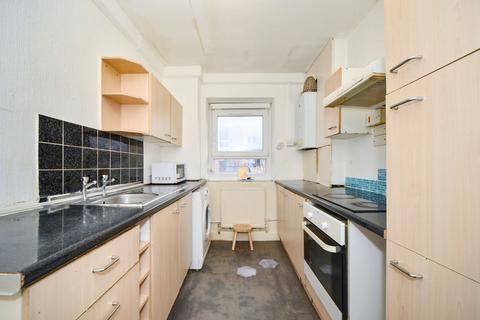 2 bedroom flat to rent, Barnfield Road London SE18