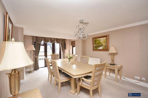 74 Brookside, Hornchurch, RM11 2RL