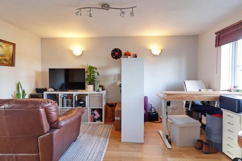 1 bedroom flat to rent, Coppice Gate GL51 9QJ